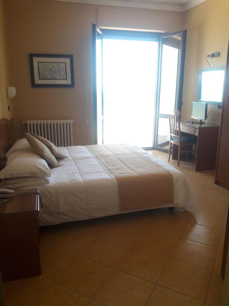 Hotel Beaurivage سينِغاليا المظهر الخارجي الصورة